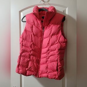Lands' End puffer vest coral- STAINS ON FRONT